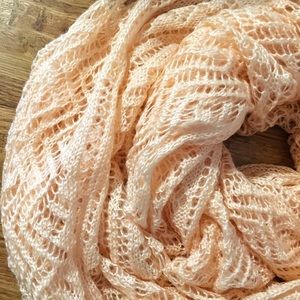 💥FREE💥 with purchase NWOT Knitted Infinity Scarf